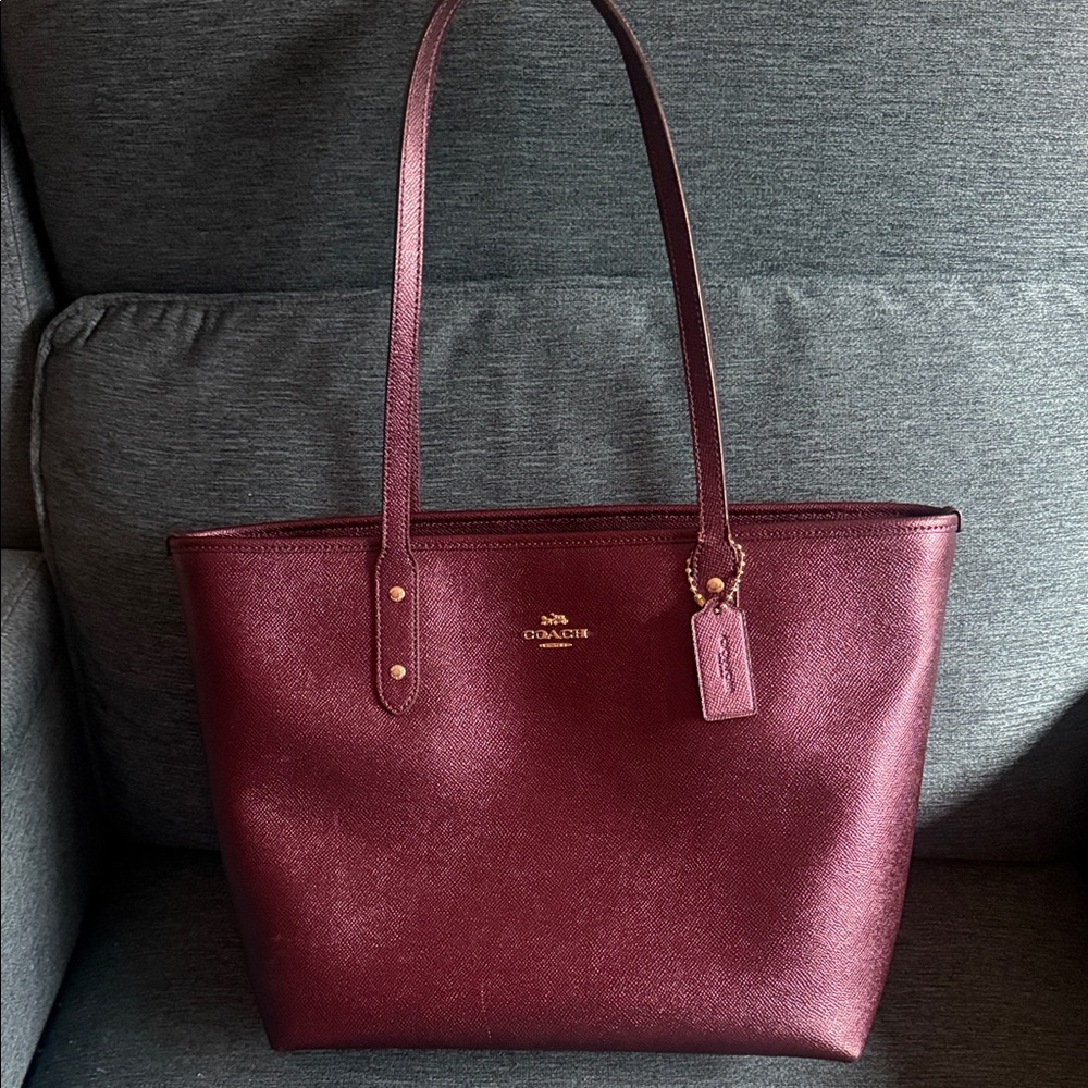 Coach Deep Purple zippered Leather Tote bag